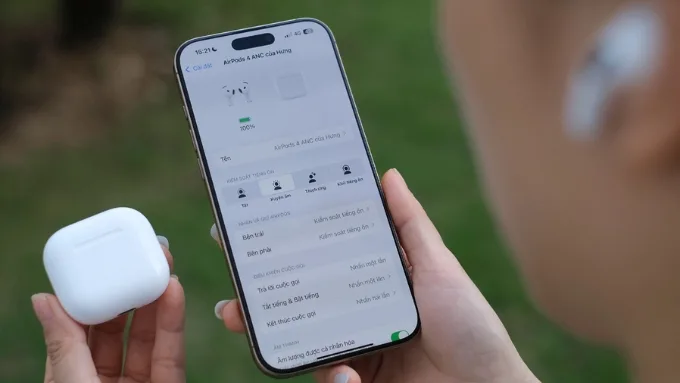 AirPods 4 ANC sử dụng kết nối Bluetooth 5.3 ổn định, đảm bảo kết nối nhanh chóng và ít gián đoạn ngay cả trong môi trường đông đúc