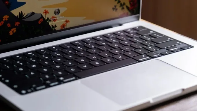 Bàn phím trên MacBook Pro M5 Max vẫn sử dụng Magic Keyboard