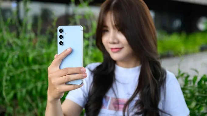 Hệ thống camera trên Samsung S24 FE