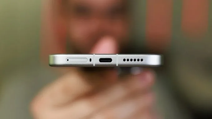 Đánh giá Poco F8 Ultra về pin sạc