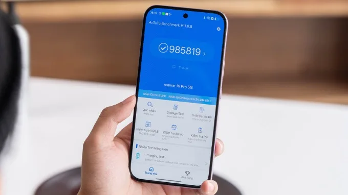 Realme 16 Pro lại ghi điểm bởi khả năng tối ưu hóa điện năng tiêu thụ
