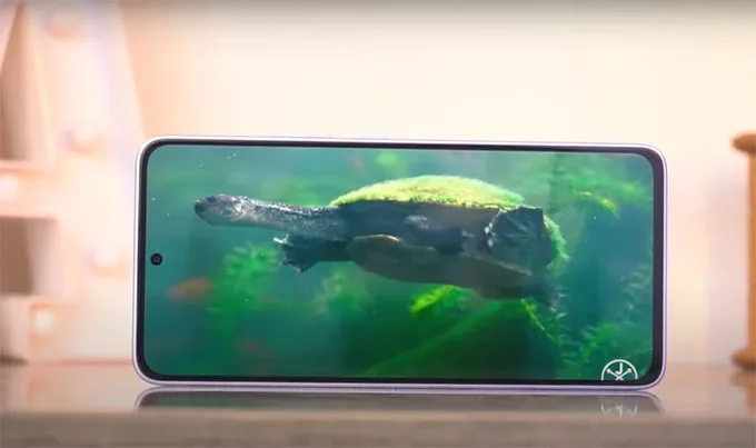 Màn hình POCO M7 Pro 5G được trang bị tấm nền AMOLED 6,67 inch
