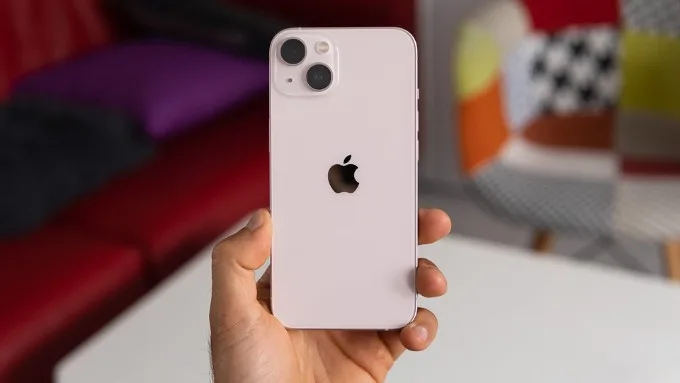 Thiết kế bên ngoài iPhone 13