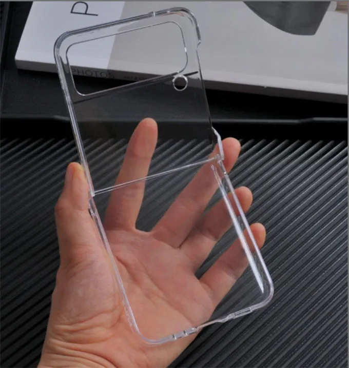 Galaxy Z Flip 4 rò rỉ thông tin về thiết kế mới thông qua hình ảnh ốp lưng điện thoại