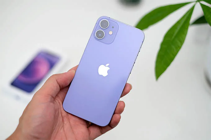 Về mặt lâu dài, nên mua iPhone 12 hay iPhone Xs Max?