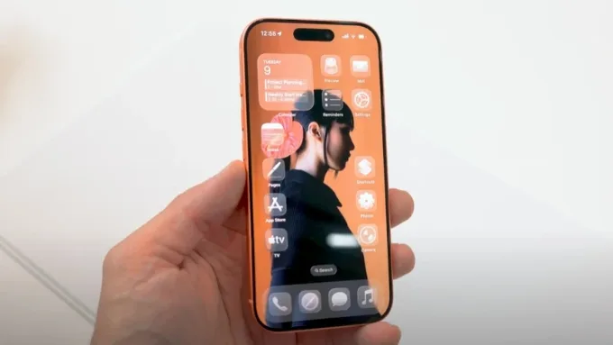 Phần mềm là yếu tố không thể bỏ qua khi so sánh iPhone 17 Pro Max và Google Pixel 9 Pro XL