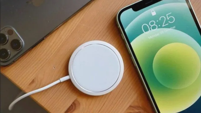 iPhone 12 có hỗ trợ sạc không dây không?