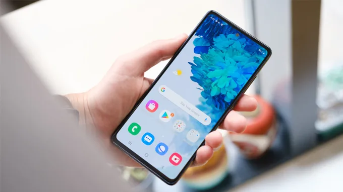  chất lượng hiển thị trên Galaxy S20 FE được đánh giá cao 