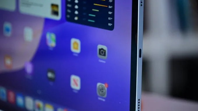So sánh iPad Pro M5 và iPad Air M3 về pin sạc