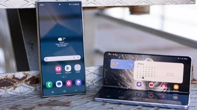 So sánh màn hình Samsung Galaxy S25 Ultra và Z Fold 6