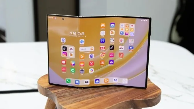 man-hinh-huawei-mate-xt-xtmobile