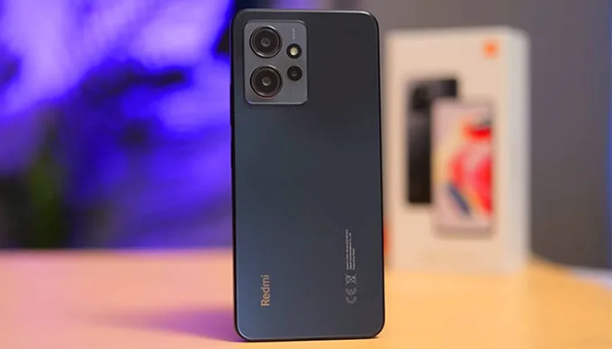 Thiết kế không khác gì so với Redmi Note 13