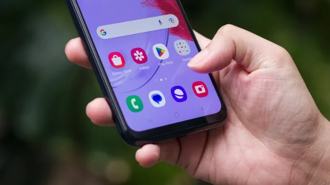 Công nghệ màn hình trên điện thoại Galaxy giá rẻ