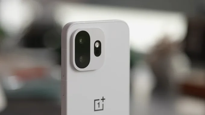 Khi xét đến khả năng nhiếp ảnh, OnePlus 15T được xây dựng theo hướng tối ưu chất lượng cốt lõi