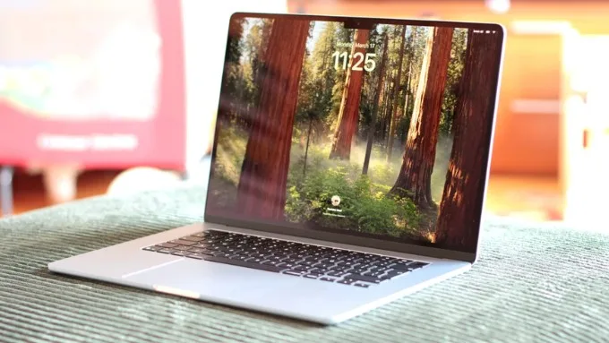 man-hinh-macbook-air-m4-xtmobile