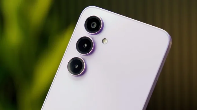 Nubia V80 Max sử dụng camera chính 50MP