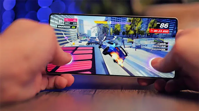 Cả Samsung Galaxy S25 Ultra và OnePlus 13T đều được trang bị vi xử lý Qualcomm Snapdragon 8 Elite