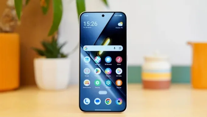 So sánh POCO X8 Pro Max vs Samsung Galaxy S25 FE về màn hình