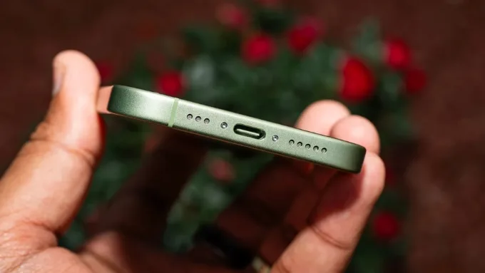 Pin là điểm khác biệt nhất khi so sánh OnePlus 15T vs iPhone 17