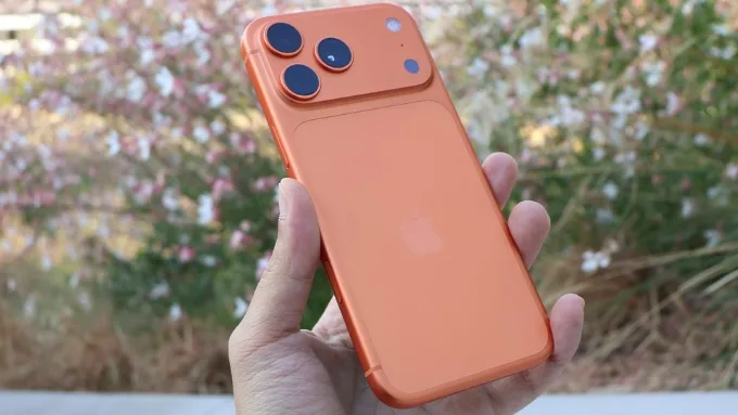 So sánh iPhone 17 Pro Max và ROG Phone 9 Pro về thiết kế cho thấy cả 2 máy đều sở hữu thiết kế hiện đại