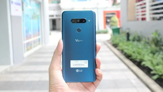 Thiết kế LG V40 tinh tế tới từng chi tiết