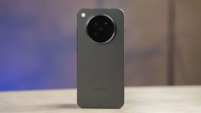 Đánh giá thiết kế Oppo Find X8s