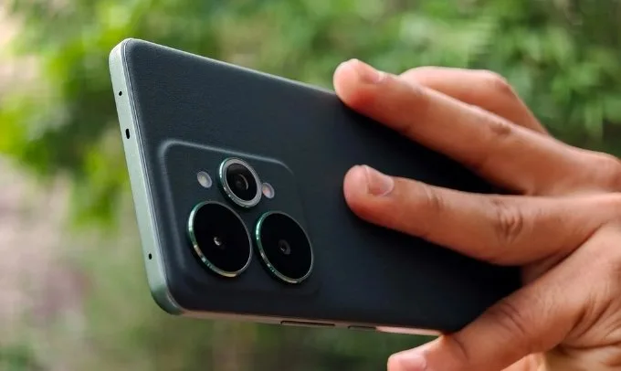 So sánh Realme 15 và Realme 15T về camera