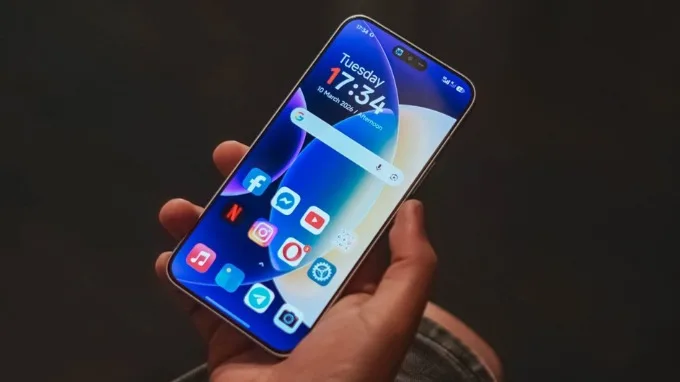 POCO X8 Pro Max được trang bị màn hình AMOLED 6.83 inch