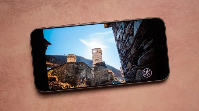 Xiaomi 15T Pro có màn hình AMOLED lớn hơn một chút ở mức 6.83 inch