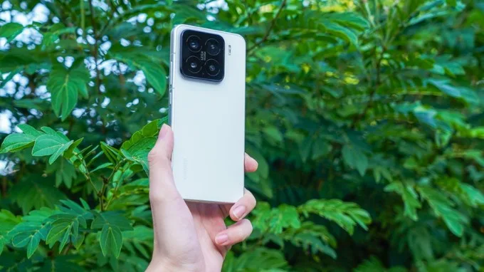 Thiết kế sang trọng của Xiaomi 15