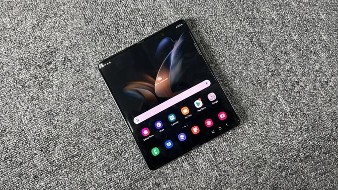 Màn hình chính rộng lớn mang đến trải nghiệm tốt hơn trên Galaxy Z Fold 4