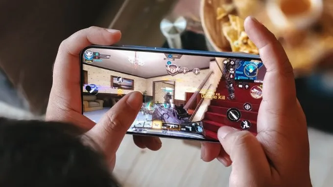Hiệu năng ở mức ổn định, không quá mạnh cho game nặng