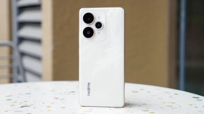 Realme 15 Pro 5G là phiên bản tiền nhiệm đã ra mắt từ tháng 7/2025