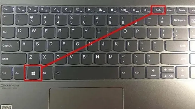 Dùng tổ hợp phím Windows + Print Screen