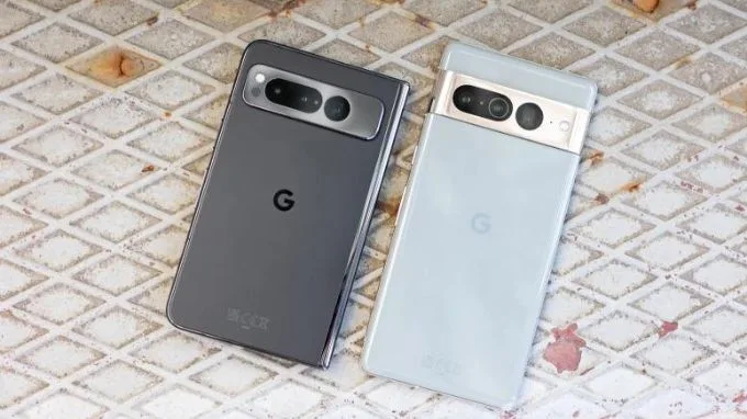 Thiết kế của Google Pixel Fold và Pixel 7 Pro