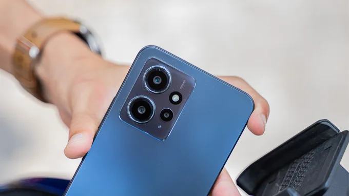 Cụm camera phía sau Redmi Note 12