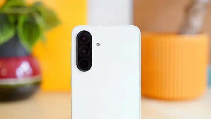 Galaxy A36 sở hữu cụm 3 camera với camera chính 50MP hỗ trợ OIS