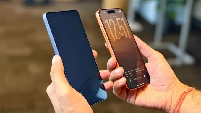 So sánh Galaxy S26 Ultra và iPhone 17 Pro Max về màn hình
