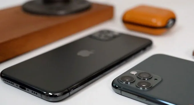 So sánh chi tiết Google Pixel 6 và iPhone 11 Pro Max màn hình mới