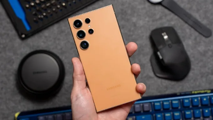 Samsung S24 Ultra màu Cam Titan