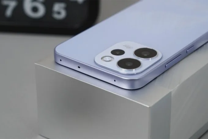 Đánh giá OPPO Reno15 F 5G về thiết kế