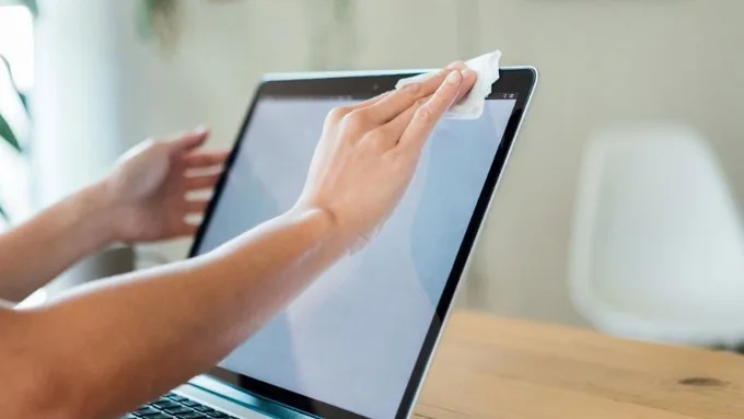 Ưu điểm khi dán màn hình Macbook