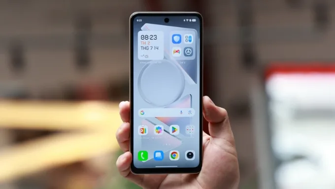 So sánh Redmi Note 15 5G và Tecno Pova 7 5G về hiển thị