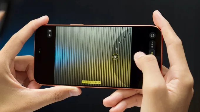 Camera là điểm nhấn khi so sánh Vivo iQOO 15 và iPhone 17 Pro Max