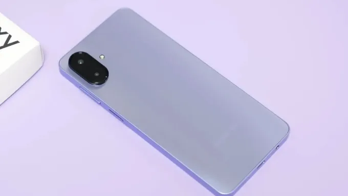 Samsung Galaxy A07 sở hữu thiết kế phẳng tối giản nhưng không kém phần tinh tế