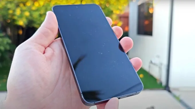Độ bền Samsung S24 được chứng minh sau nhiều lần thả rơi