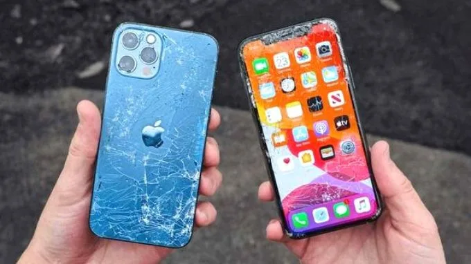 Khi nào nên thay mặt kính sau iPhone 12 Pro Max?