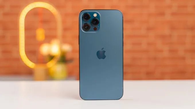 Điện thoại iPhone 12 Pro Max cũ chơi game tốt