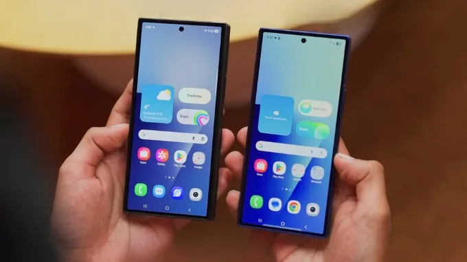 Về màn hình ngoài, Galaxy Z TriFold sử dụng tấm nền Dynamic AMOLED 2X