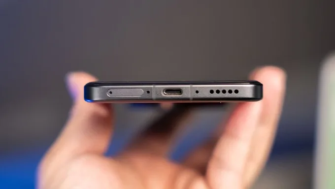 So sánh Vivo X200 Ultra và Galaxy S25 Ultra về pin sạc